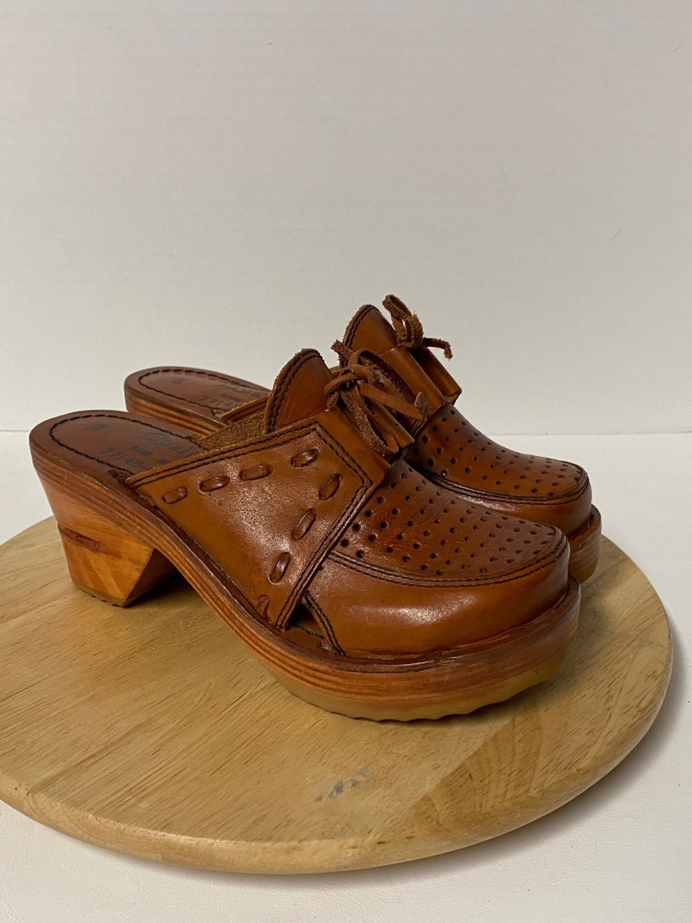 Vintage Size 6B 70s Leather & Wood Sole Clogs/Mules Qualicraft Brazil • Brown